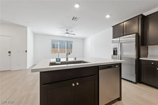 $1,895 | 1561 Layla Crossing Avenue, Henderson, NV 89002