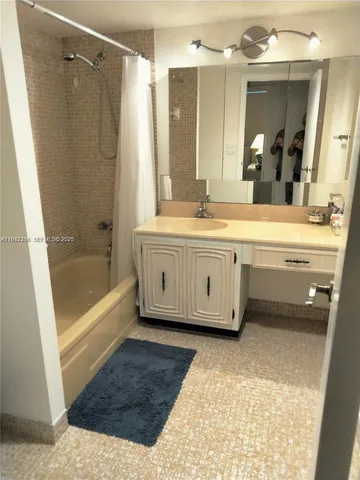 $1,700 | 3801 Environ Boulevard, Unit 219, Lauderhill, FL 33319