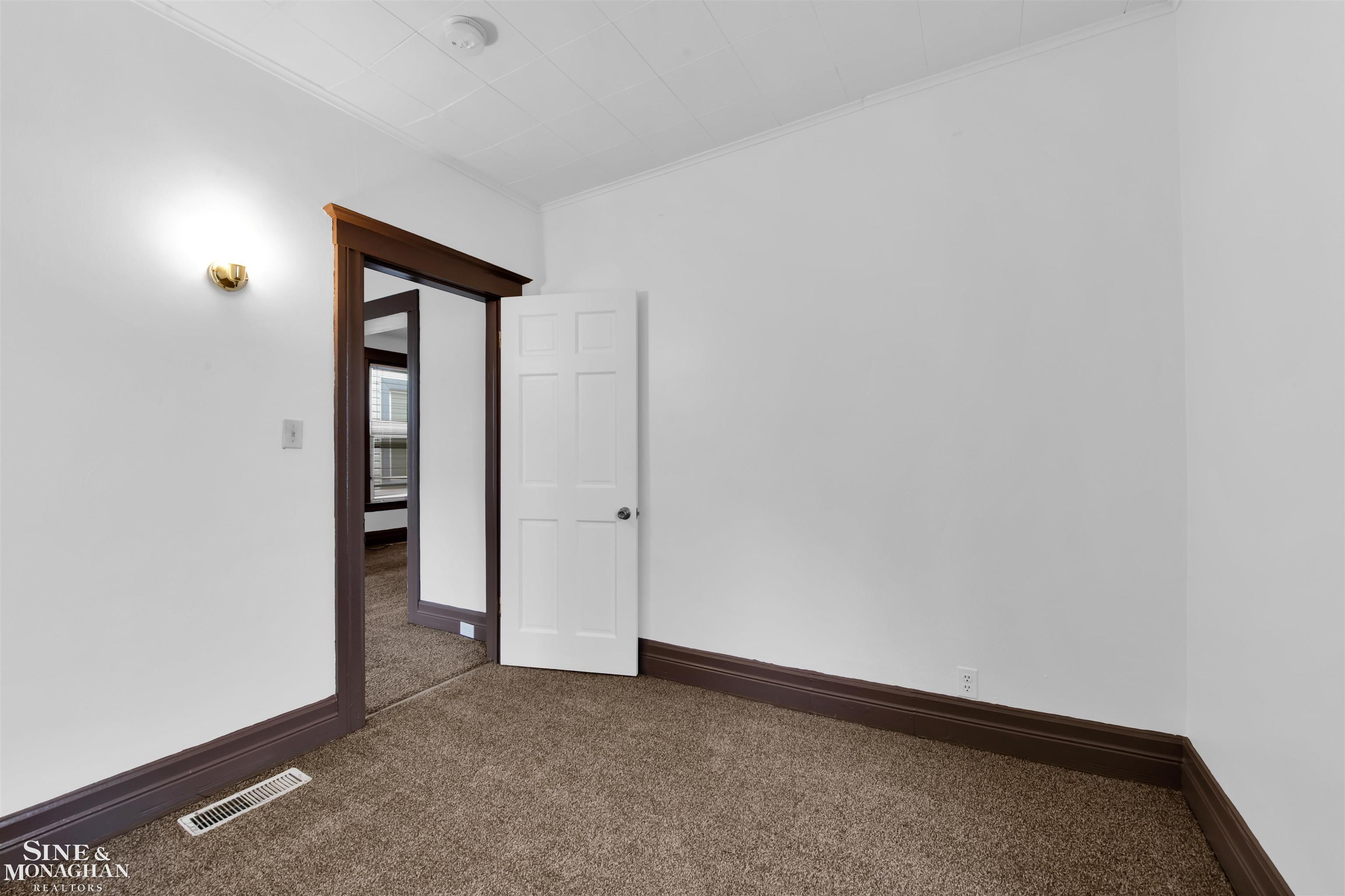 1083 Lakepointe Street, Unit 1 Grosse Pointe, MI 48230 - Photo 11 of 21