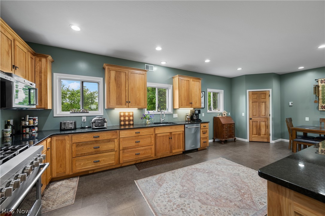 85444 Sproul Road Southeast Uhrichsville, OH 44683 - Photo 23 of 50