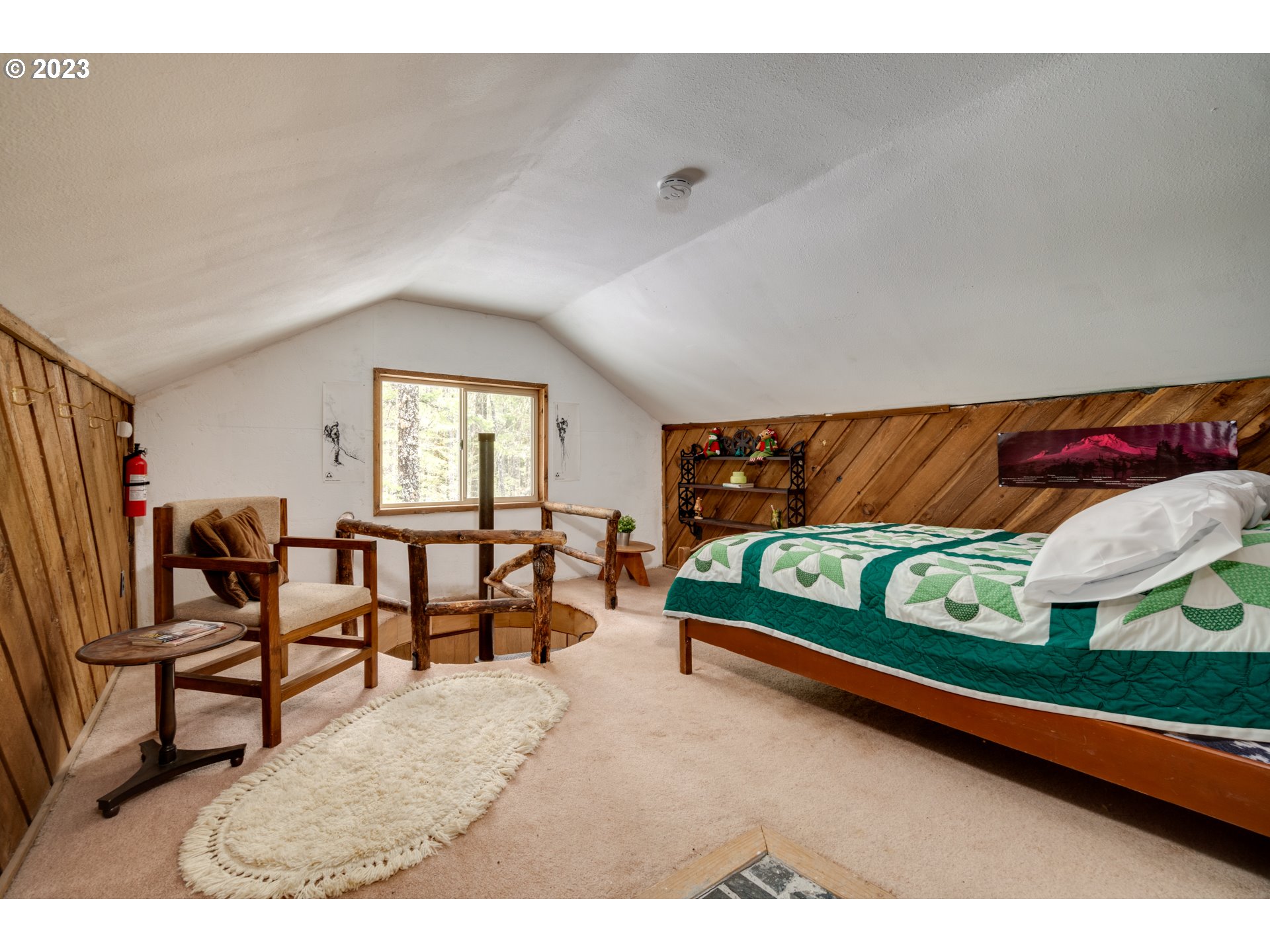 75995 Road 28 Rhododendron, OR 97049 - Photo 14 of 18 Loft