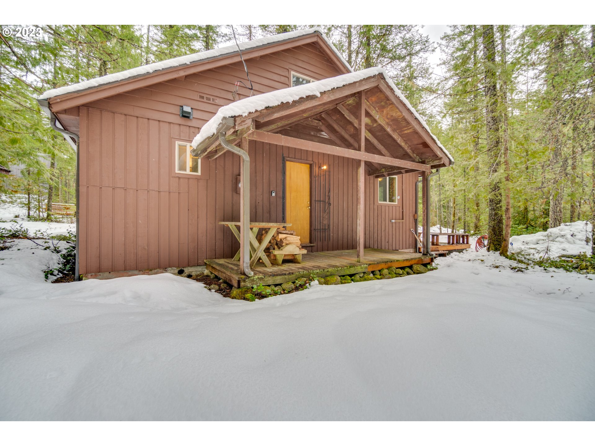 75995 Road 28 Rhododendron, OR 97049 - Photo 17 of 18 Porch