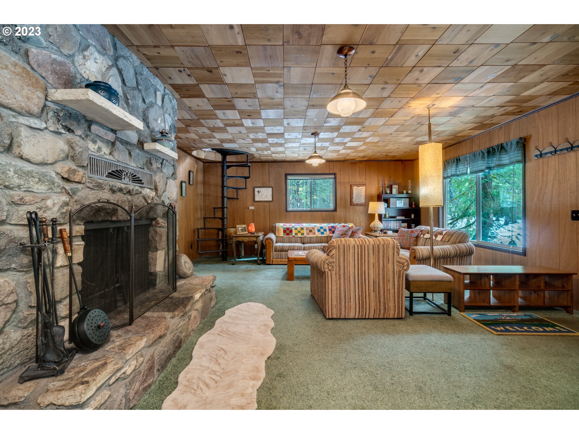 75995 Road 28 Rhododendron, OR 97049 - Photo 5 of 18 Fireplace