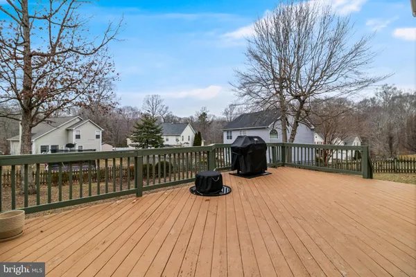 a black and white photo of a room
