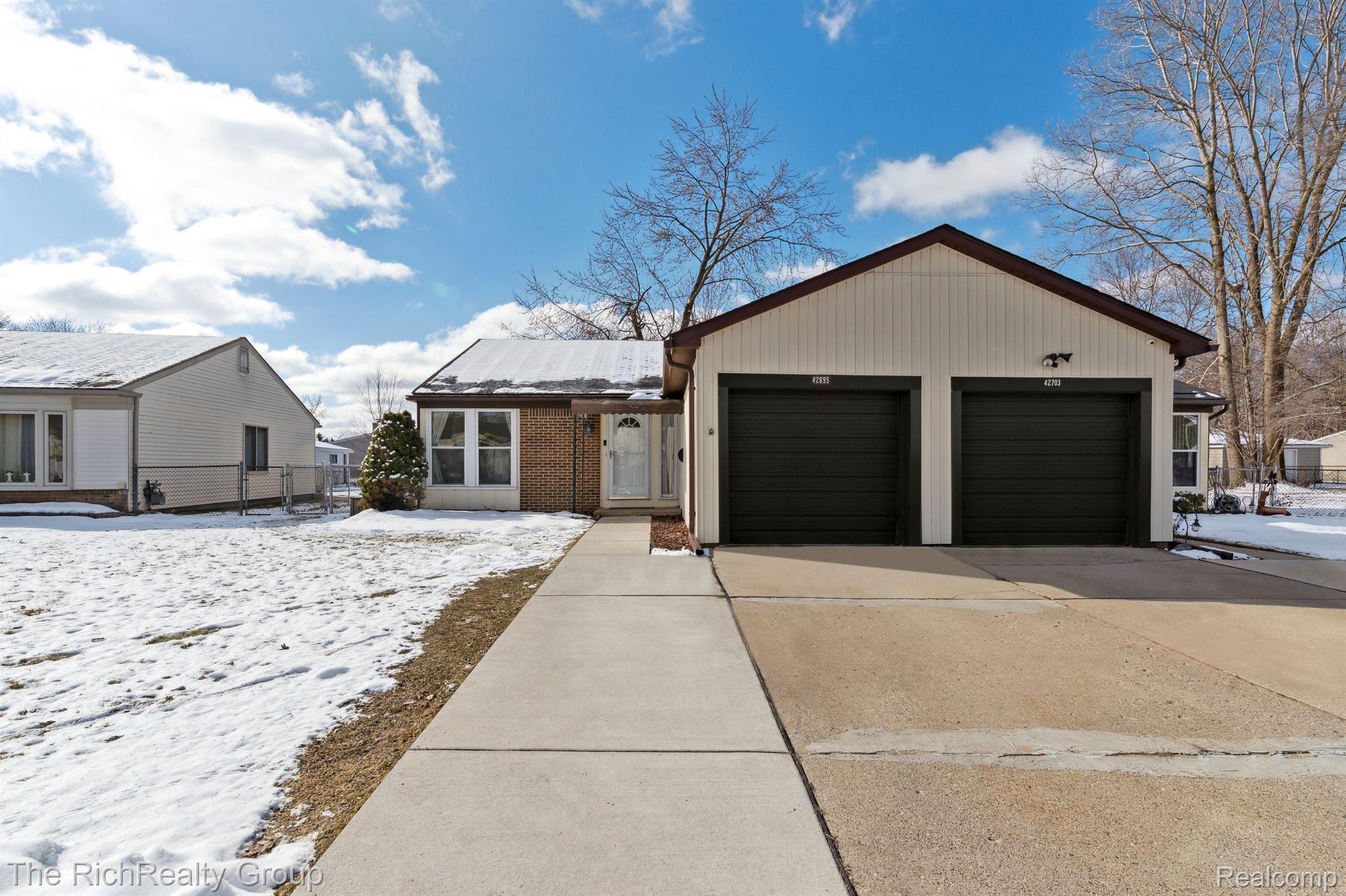 42695 Barchester Road Canton, MI 48187 - Photo 2 of 32 Gallery Image 2