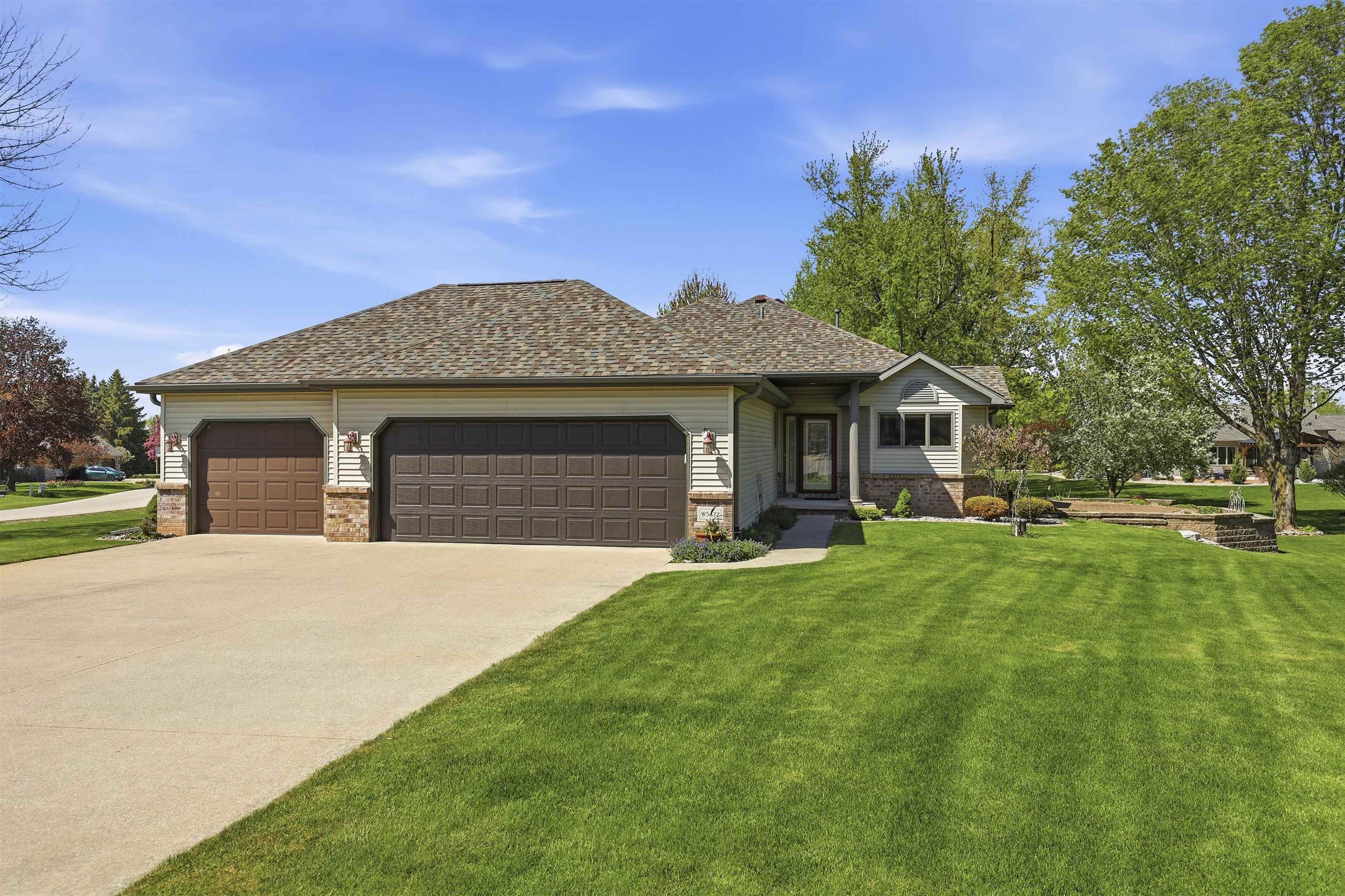 W5472 Edelweiss Court Appleton, WI 54913 - Photo 1 of 38