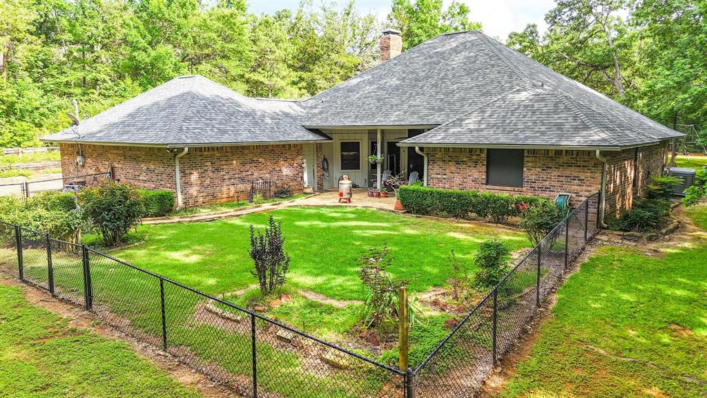 1749 Highway 84 Palestine, TX 75801 - Photo 15 of 40