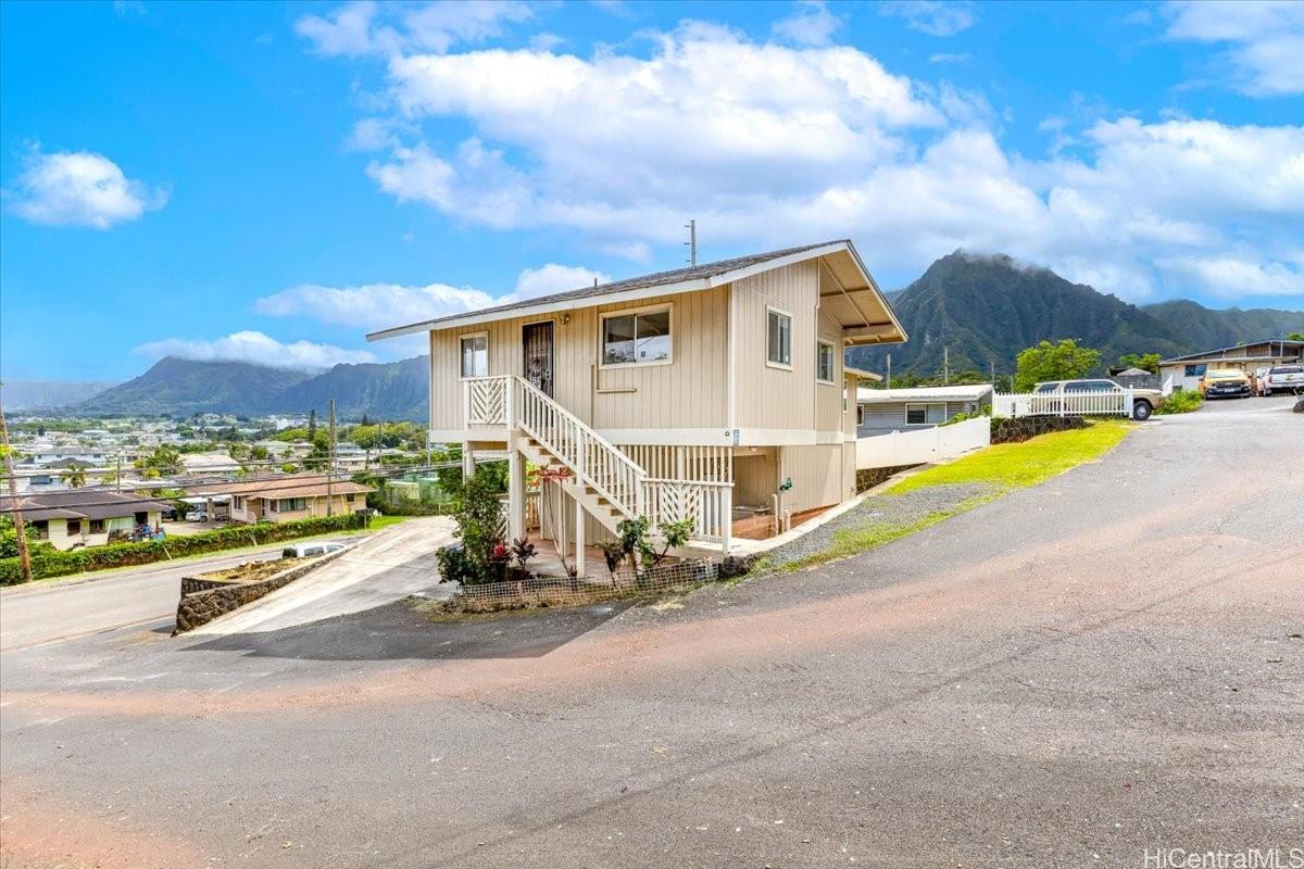 45-567 Keaahala Road, Unit A Kaneohe, HI 96744 - Photo 4 of 25 Front (older section) and side yard to Ko'olaus