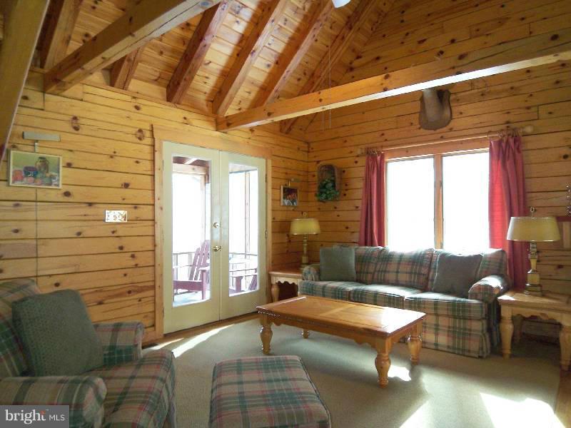 20 Mountainside Road Berkeley Springs, WV 25411 - Photo 15 of 30 Living Room