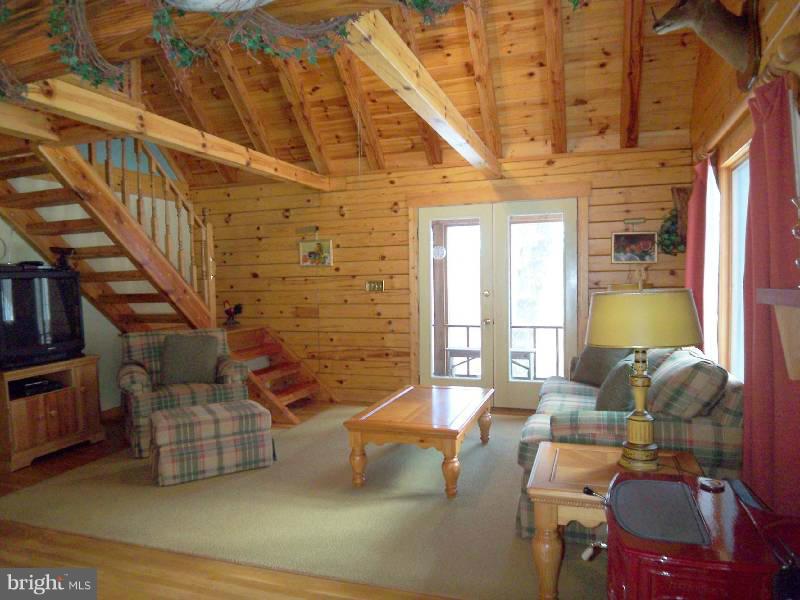 20 Mountainside Road Berkeley Springs, WV 25411 - Photo 17 of 30 Living Room