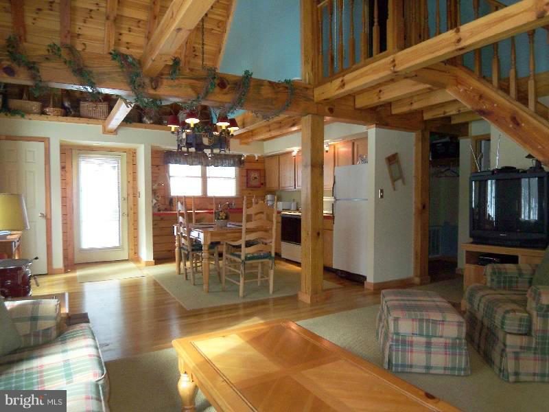 20 Mountainside Road Berkeley Springs, WV 25411 - Photo 18 of 30 Living Room