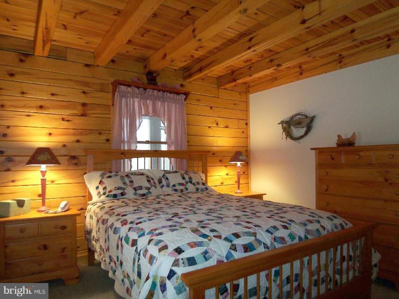 20 Mountainside Road Berkeley Springs, WV 25411 - Photo 22 of 30 Bedroom (Master)