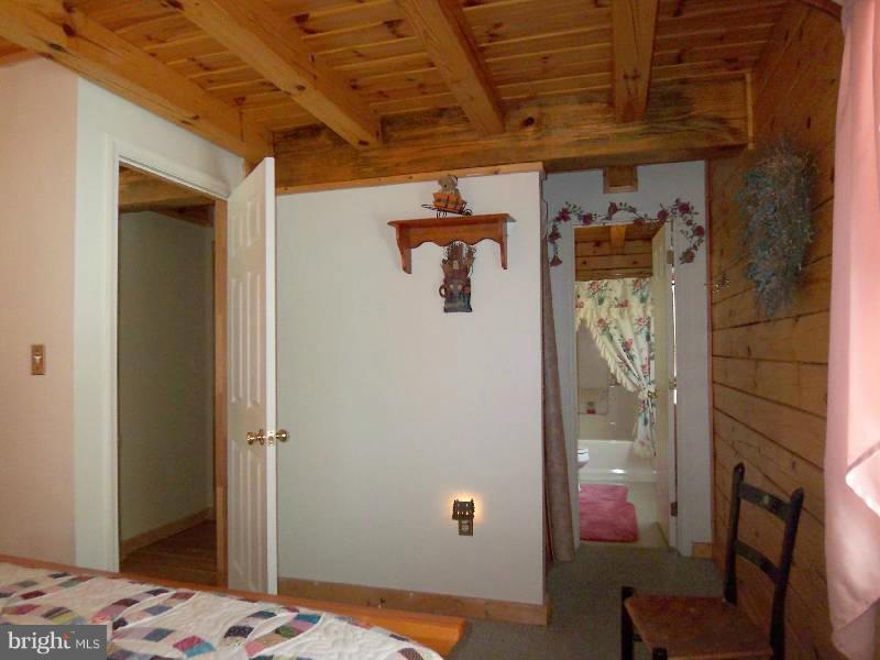 20 Mountainside Road Berkeley Springs, WV 25411 - Photo 23 of 30 Bedroom (Master)