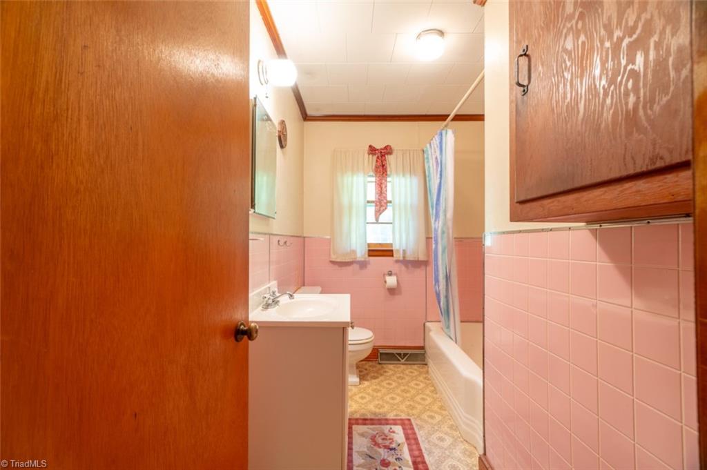 2449 Ralph Joyce Road Sandy Ridge, NC 27046 - Photo 21 of 30 Bathroom