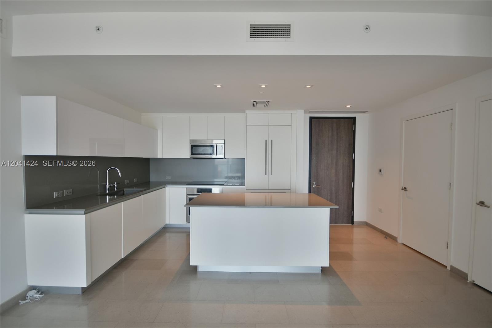 88 Southwest 7th Street, Unit 3309 Miami, FL 33130 - Photo 5 of 50