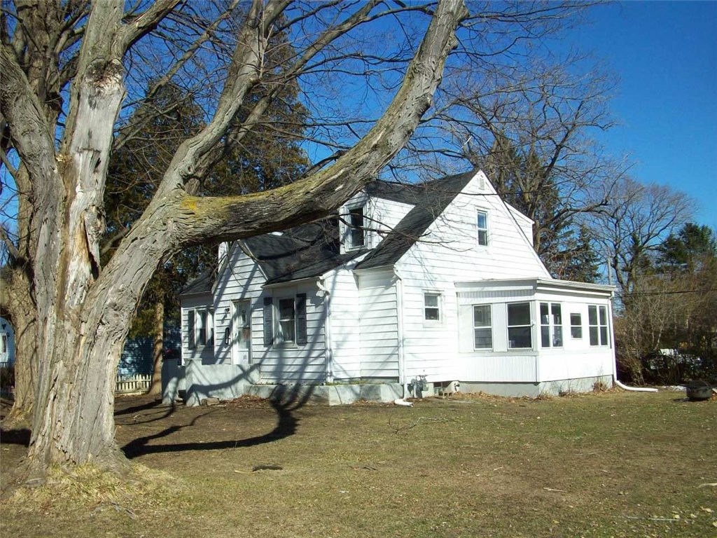 101 Belmont Road Greece, NY 14612 - Photo 2 of 18