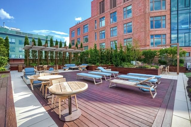 $1,425,000 | 100 Lovejoy Wharf, Unit 4G, Boston, MA 02114