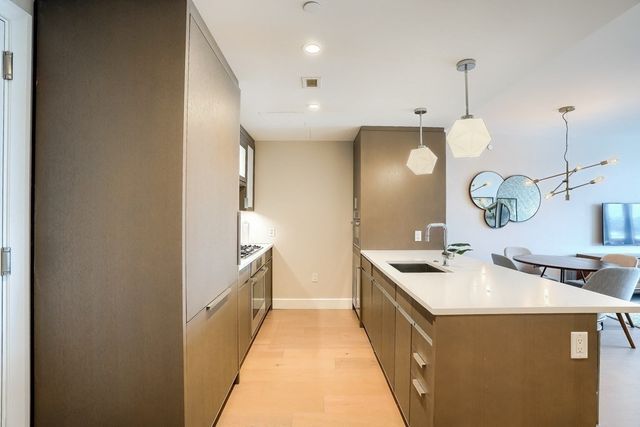 $1,425,000 | 100 Lovejoy Wharf, Unit 4G, Boston, MA 02114