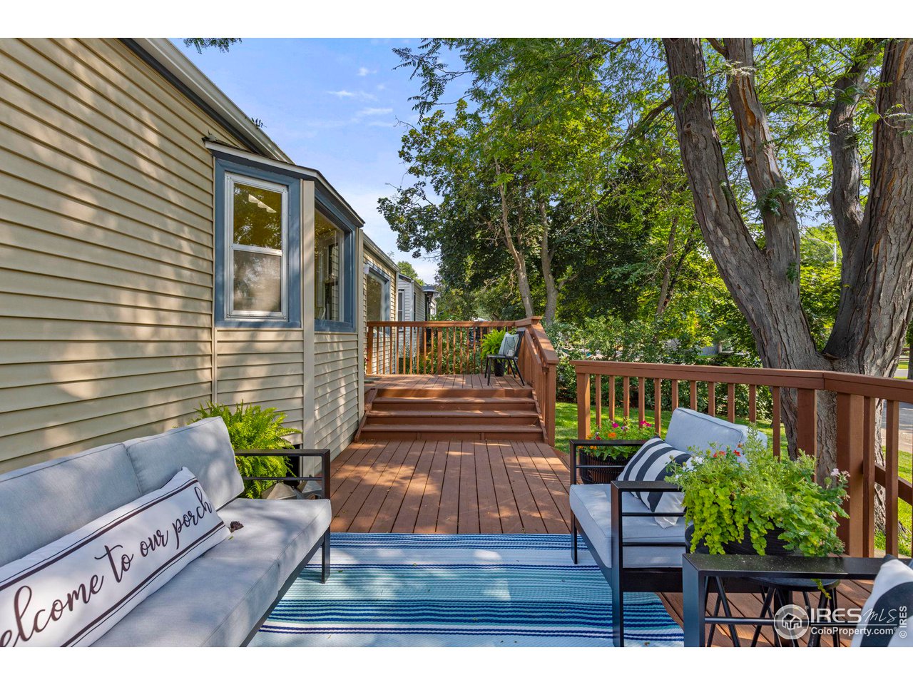 441 Sumner Street Longmont, CO 80501 - Photo 4 of 34 a view of a bench in patio