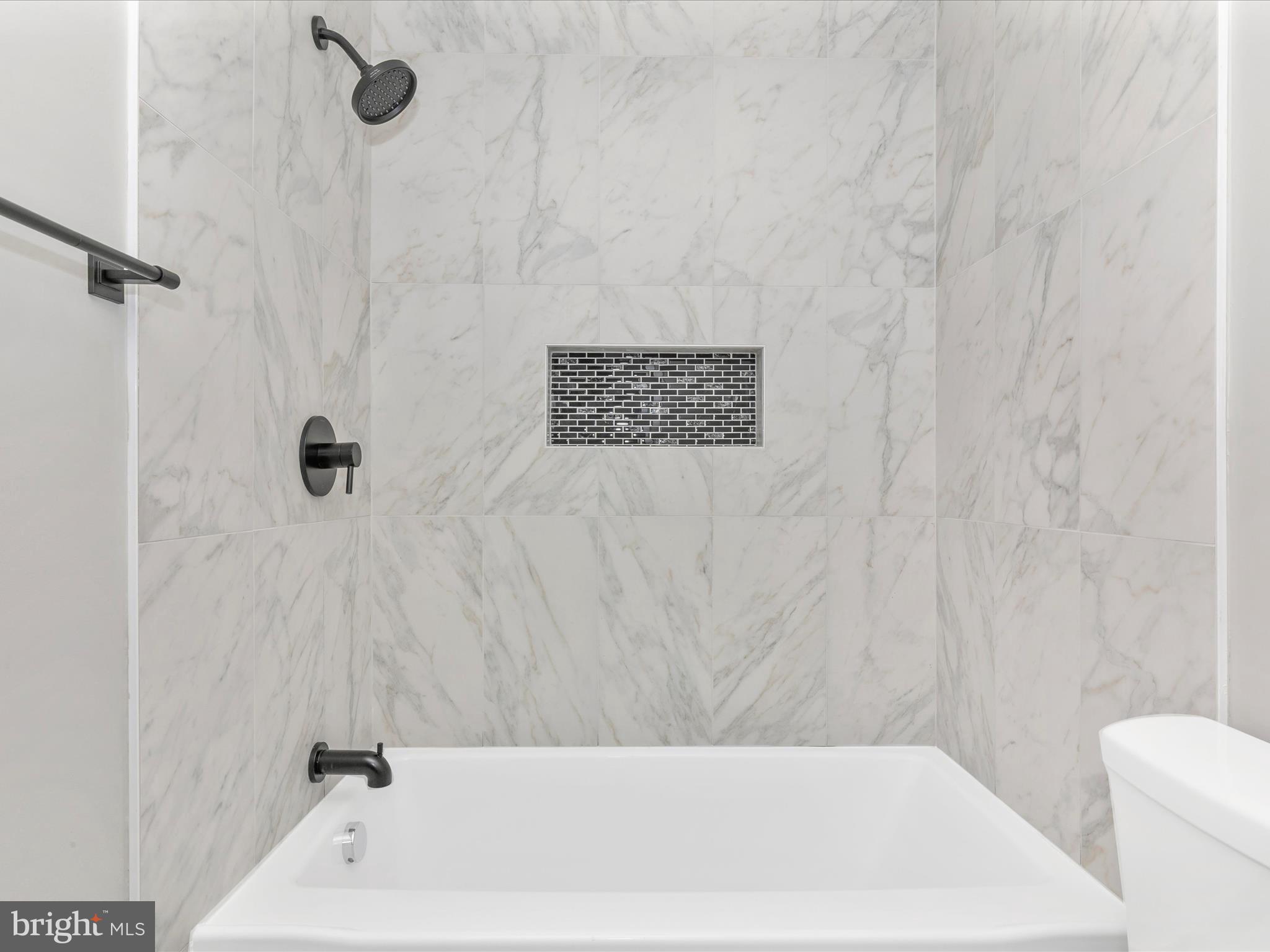 13827 Northcrest Road Hagerstown, MD 21742 - Photo 23 of 38 Hall Bath