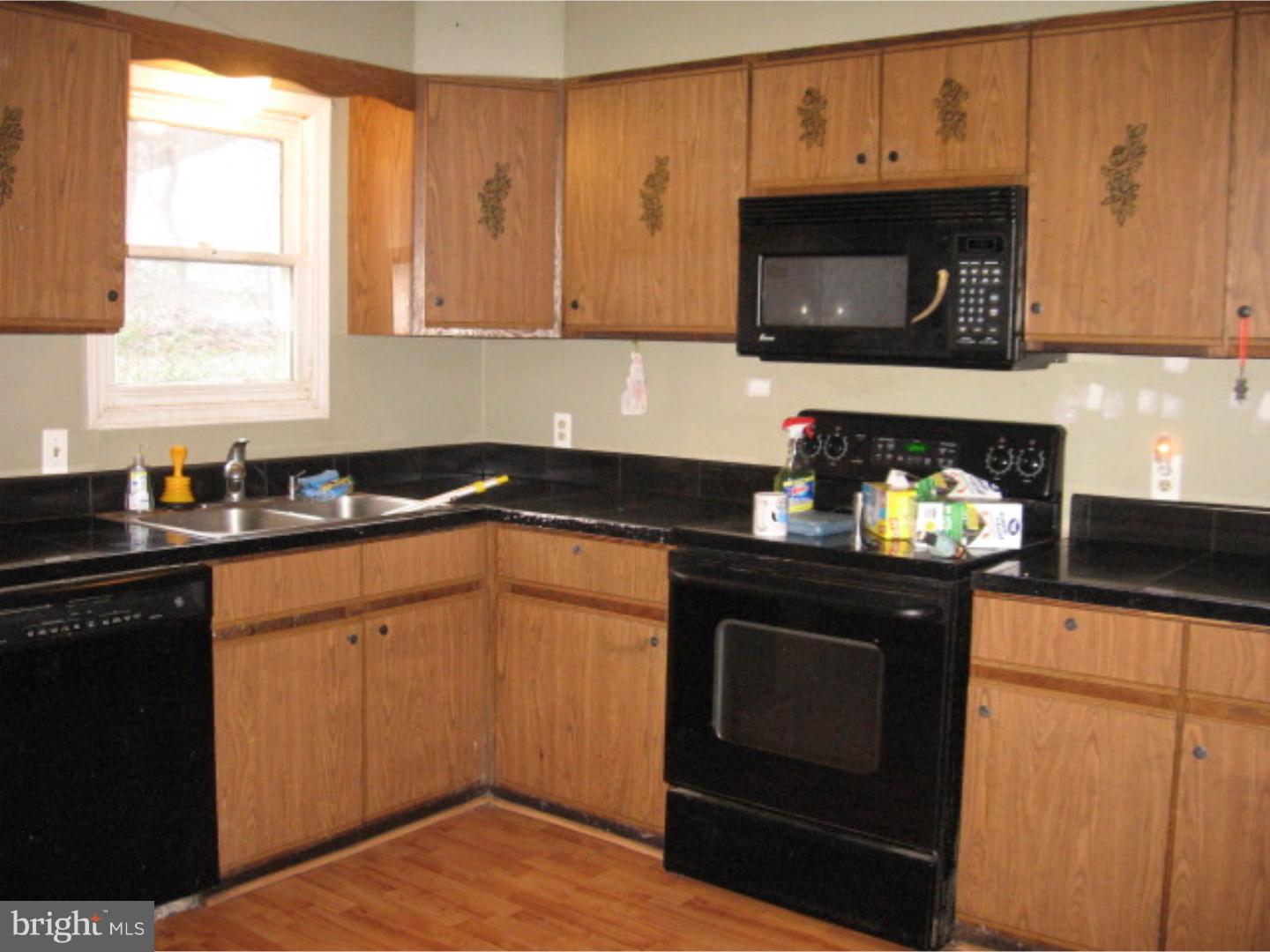 998 Telegraph Road Coatesville, PA 19320 - Photo 13 of 21 Kitchen
