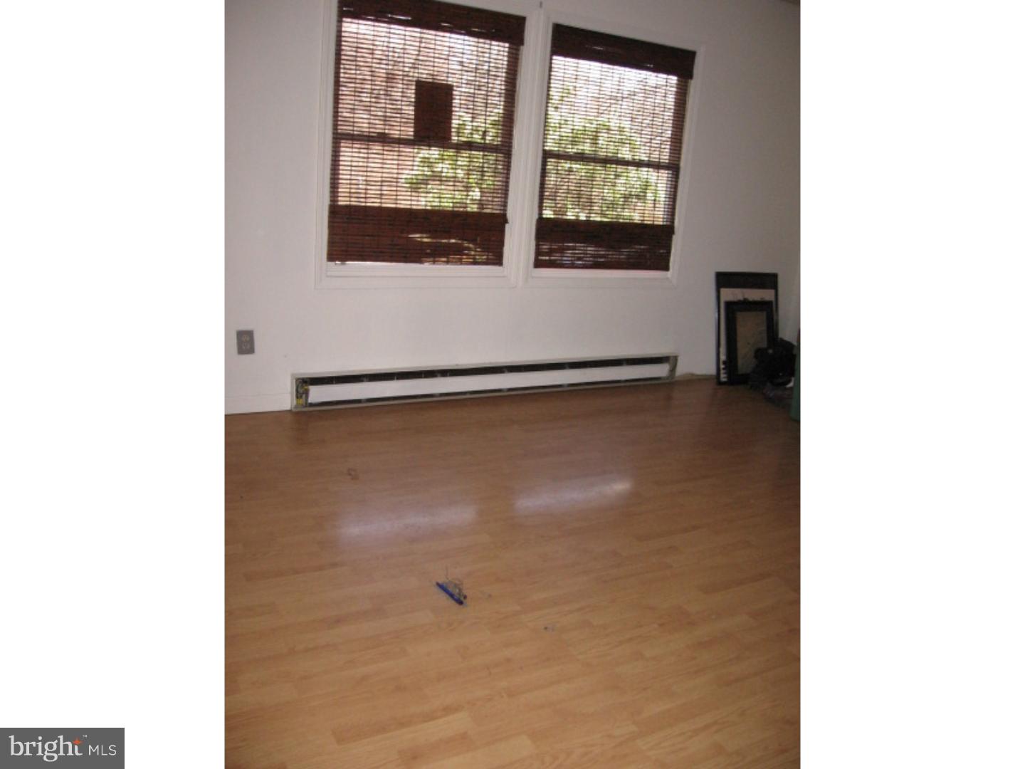 998 Telegraph Road Coatesville, PA 19320 - Photo 6 of 21 Living Room