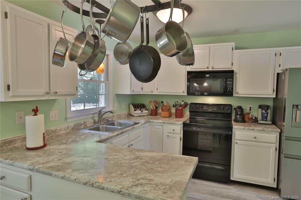312 Springfield Court Fletcher, NC 28732 - Photo 6 of 24 Gallery Image 6