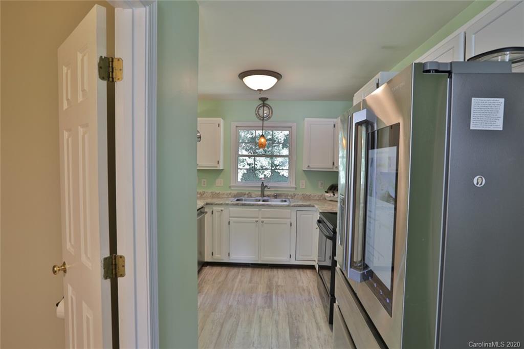 312 Springfield Court Fletcher, NC 28732 - Photo 8 of 24 Gallery Image 8