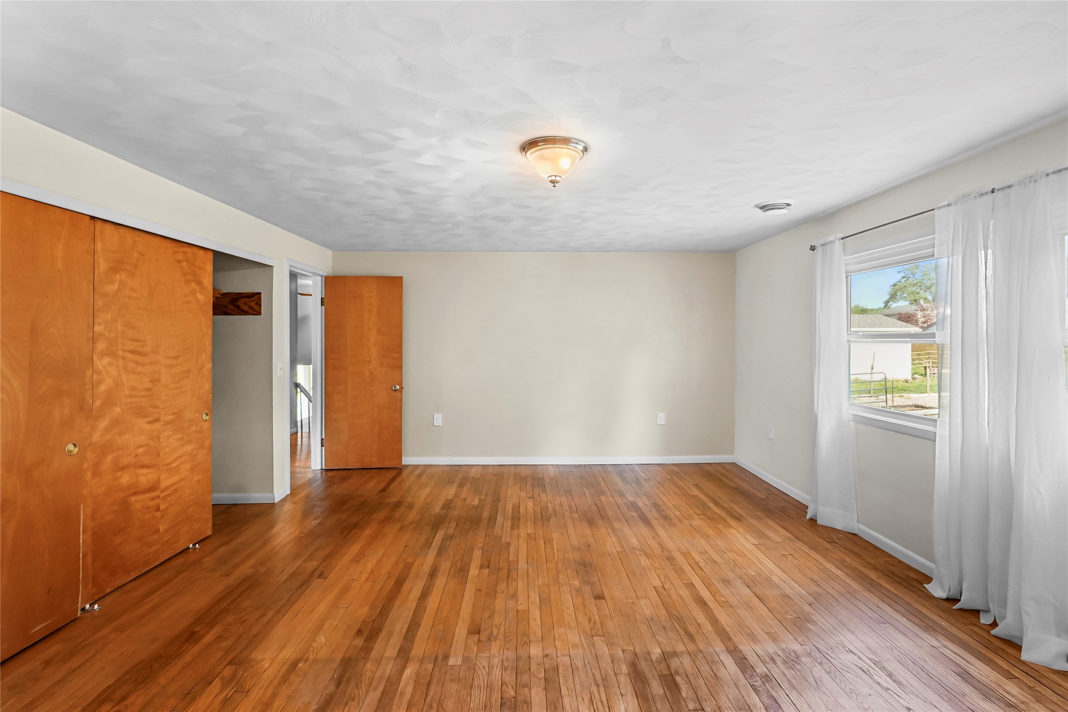 3533 Ridge Parkway Erie, PA 16510 - Photo 25 of 39 Master Bedroom