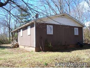 37 Roy Hollifield Road Marion, NC 28752 - Photo 2 of 7 a backyard of a house