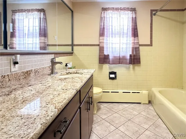 $294,900 | 319 Winchester Drive, New Hartford, NY 13413