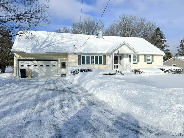 $294,900 | 319 Winchester Drive, New Hartford, NY 13413