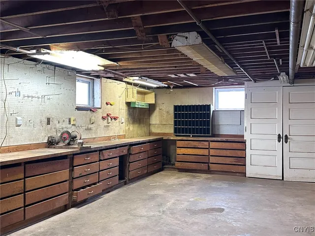 $294,900 | 319 Winchester Drive, New Hartford, NY 13413