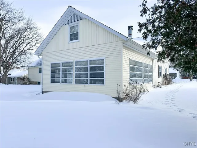 $294,900 | 319 Winchester Drive, New Hartford, NY 13413