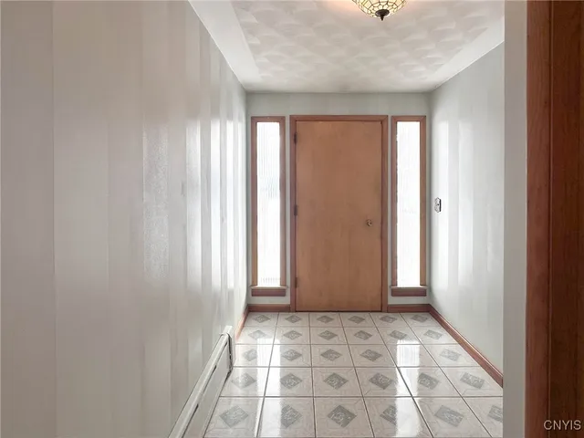 $294,900 | 319 Winchester Drive, New Hartford, NY 13413