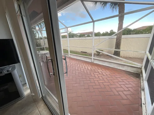 $2,700 | 5570 Royal Lake Circle, Boynton Beach, FL 33437