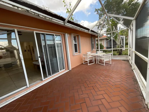 $2,700 | 5570 Royal Lake Circle, Boynton Beach, FL 33437