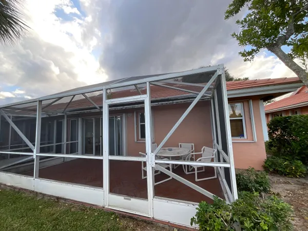 $2,700 | 5570 Royal Lake Circle, Boynton Beach, FL 33437