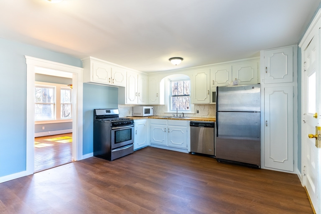 9 Prospect Street Blackstone, MA 01504 - Photo 6 of 42