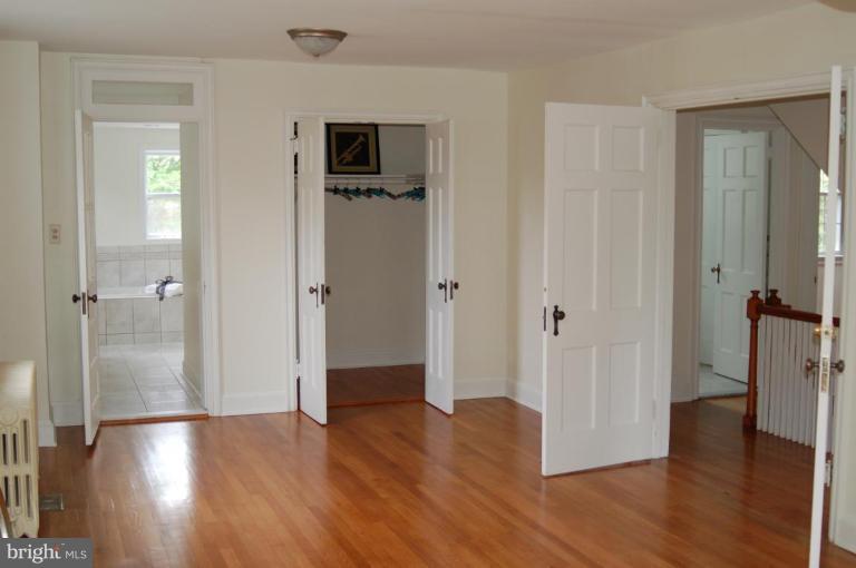 3125 Military Road Northwest Washington, DC 20015 - Photo 13 of 17 HUGE MASTER SUITE W/WALK-IN CLOSET & MASTER BATH