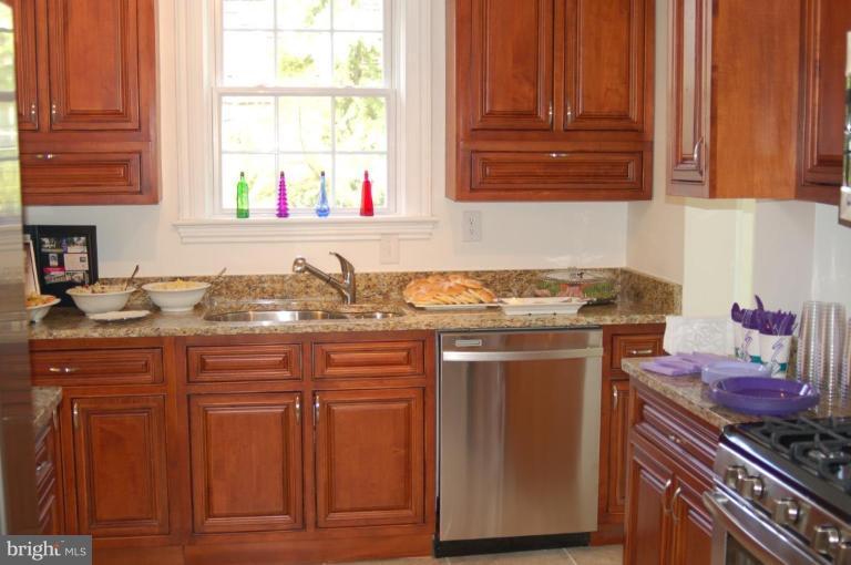 3125 Military Road Northwest Washington, DC 20015 - Photo 7 of 17 ALL NEW KIT W/ALL NEW APPL, GRANITE & CERAMIC FLS