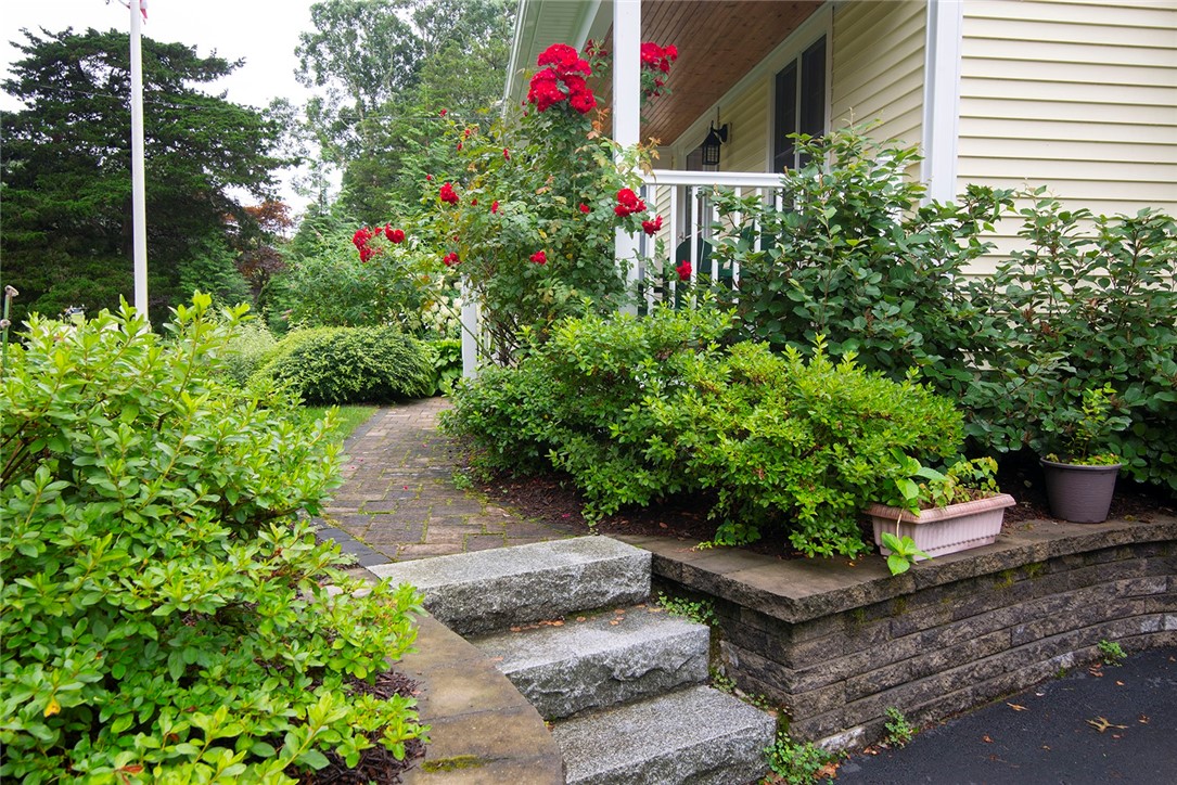 12 Brown Drive Westerly, RI 02891 - Photo 3 of 29