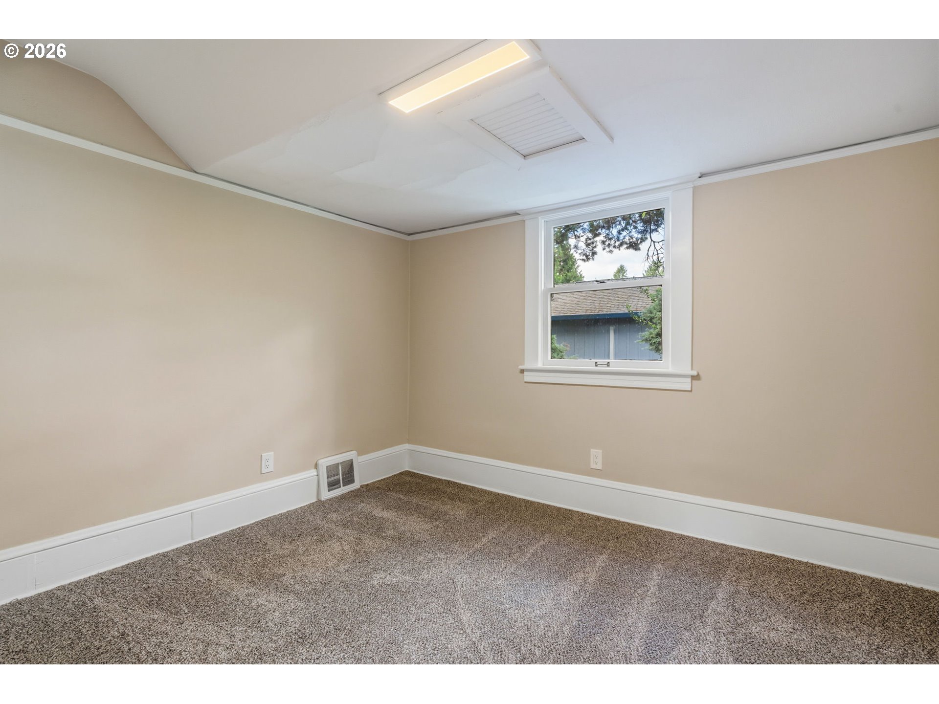 2824 Southwest Illinois Street Portland, OR 97239 - Photo 32 of 44