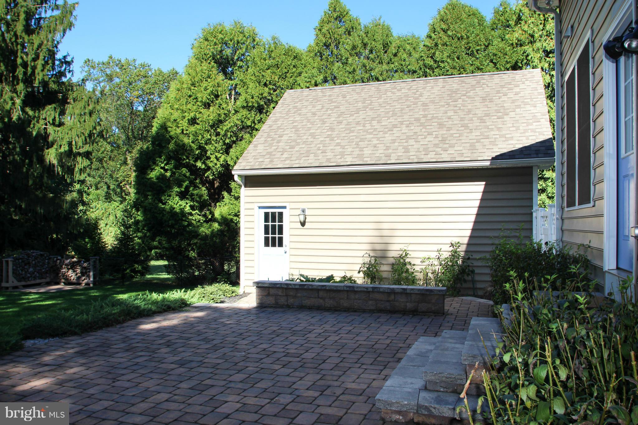 608 Mountain Road Fallston, MD 21047 - Photo 27 of 30 2 car garage