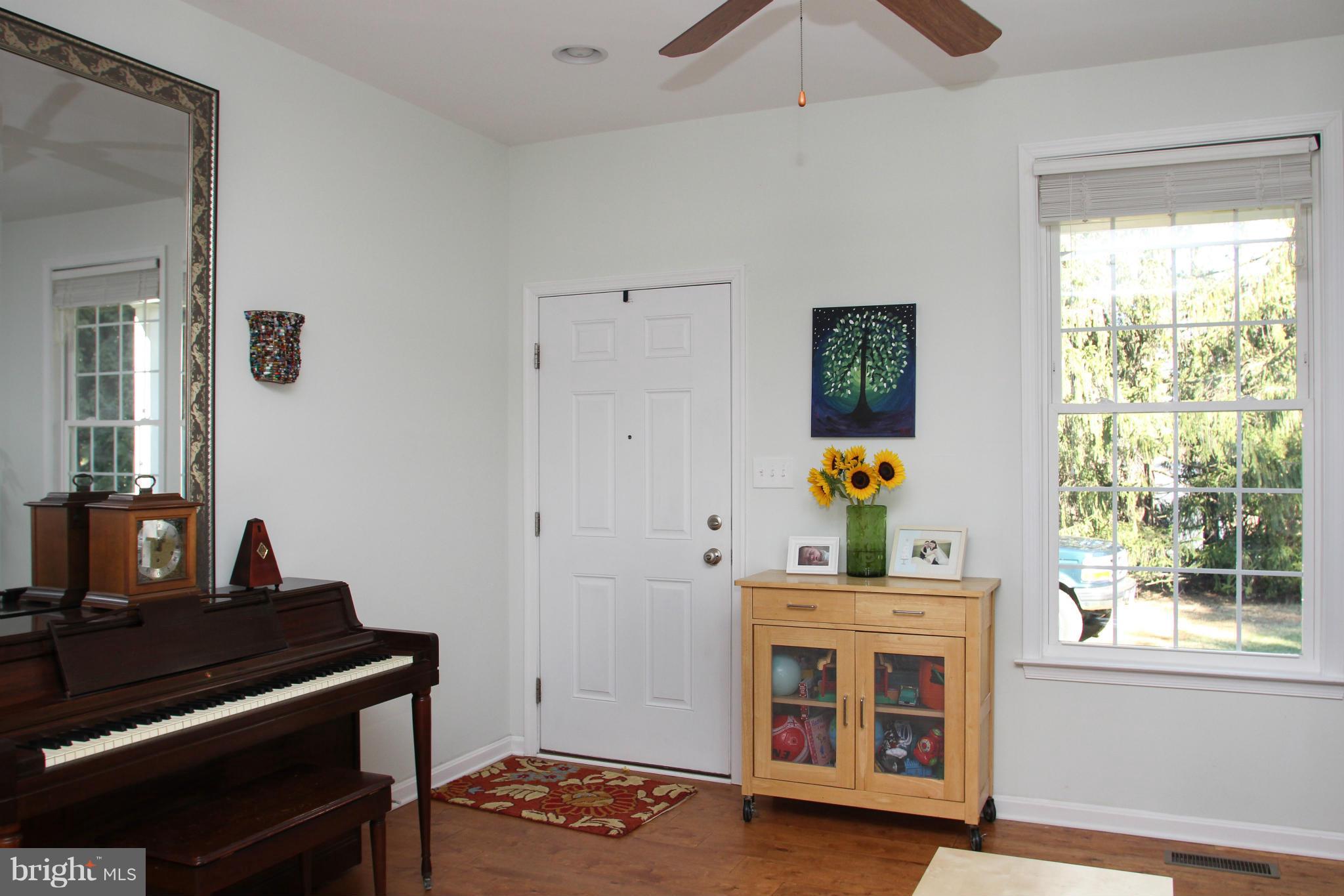 608 Mountain Road Fallston, MD 21047 - Photo 4 of 30 Foyer/Entryway
