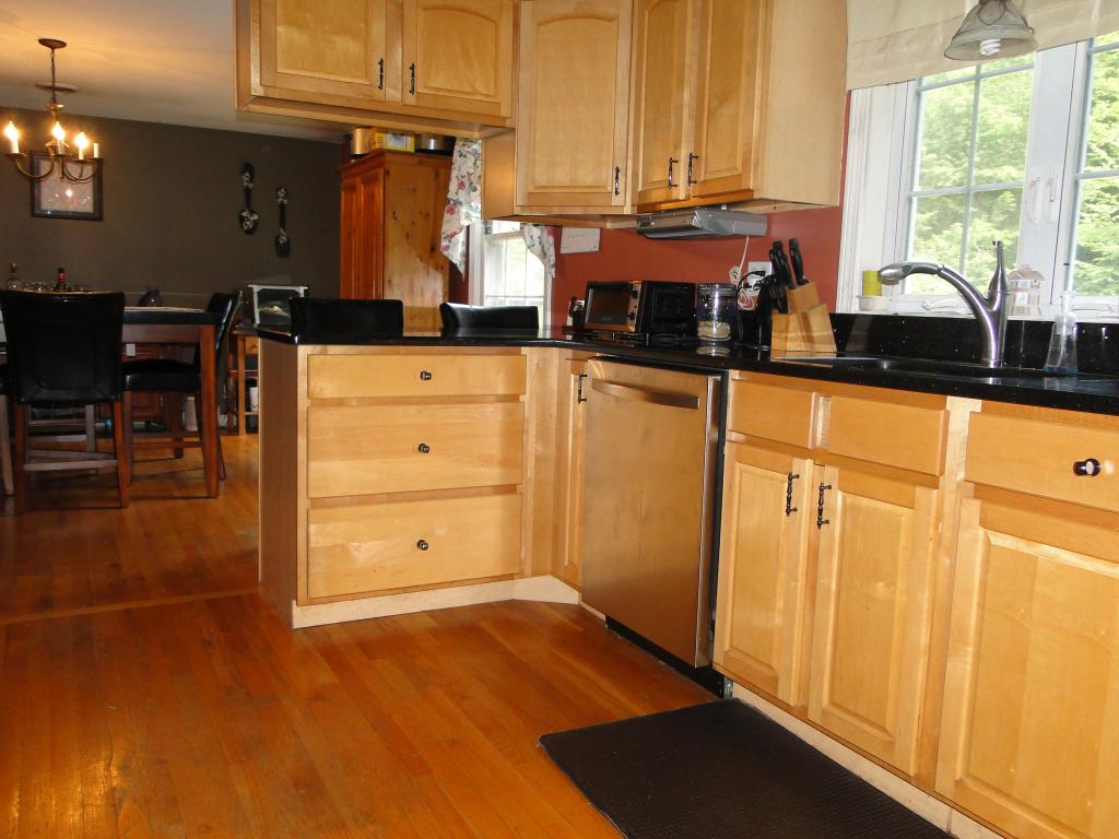 92 W Road Hampstead, NH 03841 - Photo 3 of 17 Gallery Image 3