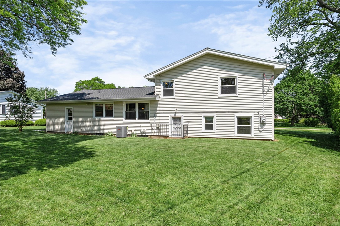 648 Meadowbriar Road Greece, NY 14616 - Photo 40 of 50