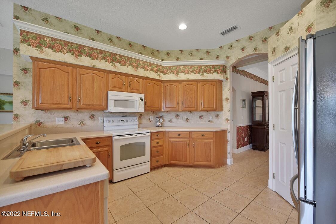 10945 Falkland Road Jacksonville, FL 32221 - Photo 13 of 36 Spacious Kitchen