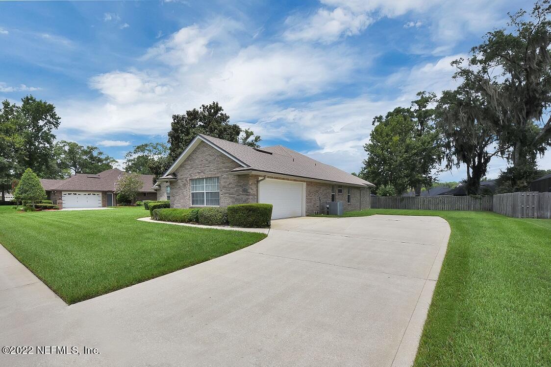 10945 Falkland Road Jacksonville, FL 32221 - Photo 2 of 36 Side Entry Garage