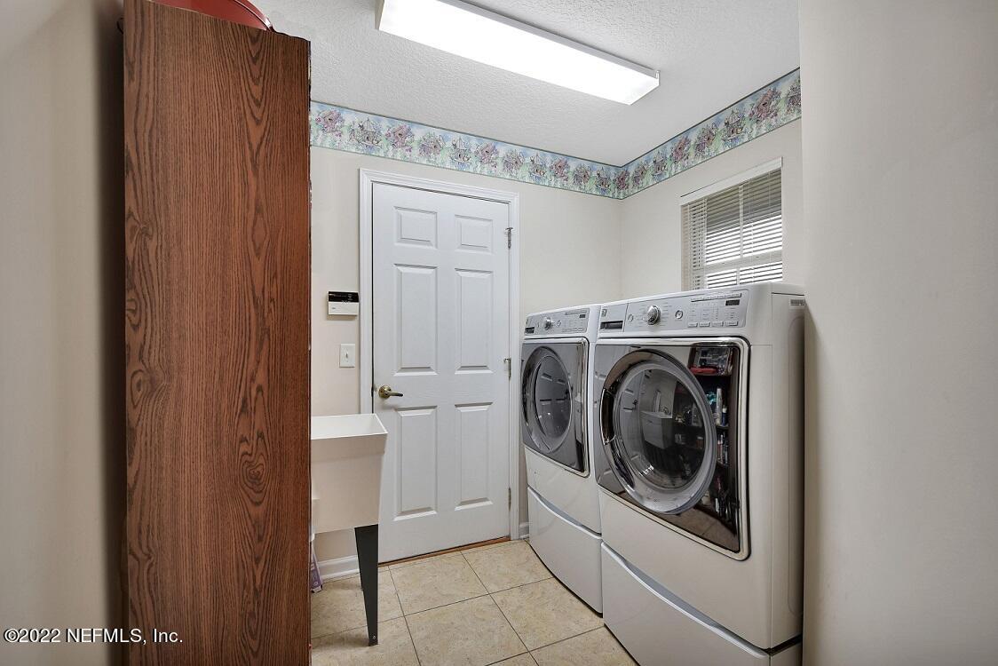 10945 Falkland Road Jacksonville, FL 32221 - Photo 32 of 36 Laundry Room